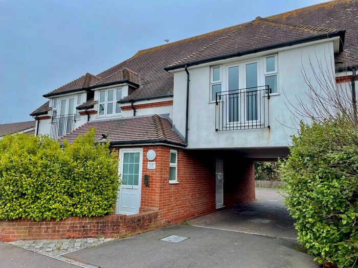1 Bedroom Flat To Rent In Half Moon Lane, Worthing, West Sussex, BN13
