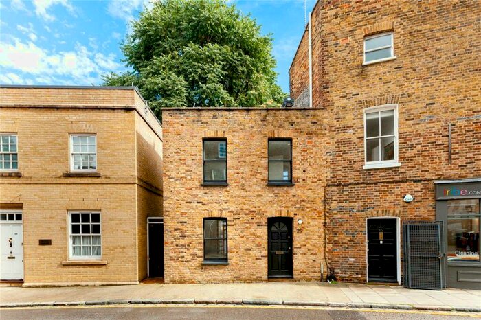 1 Bedroom Terraced House To Rent In Florence Street, Angel, N1