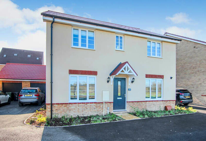 4 Bedroom Detached House To Rent In Rutherford Crescent, Leighton Buzzard, Bedfordshire, LU7