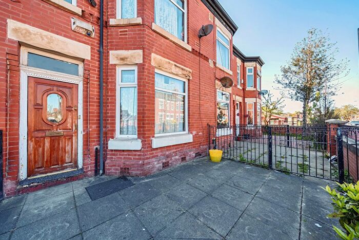 3 Bedroom Terraced House For Sale In Northmoor Road, Manchester, M12