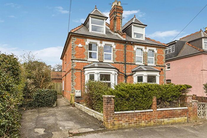 5 Bedroom Semi-Detached House To Rent In South View Avenue, Caversham, RG4