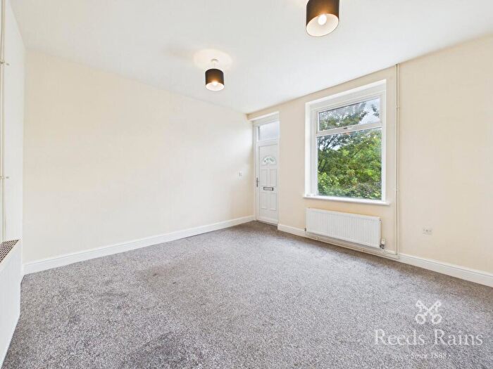 2 Bedroom End Of Terrace House For Sale In Ovenden Road Terrace, Halifax, West Yorkshire, HX3