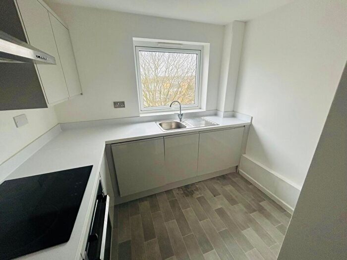 1 Bedroom Apartment To Rent In Wellfield Close, Hatfield, AL10