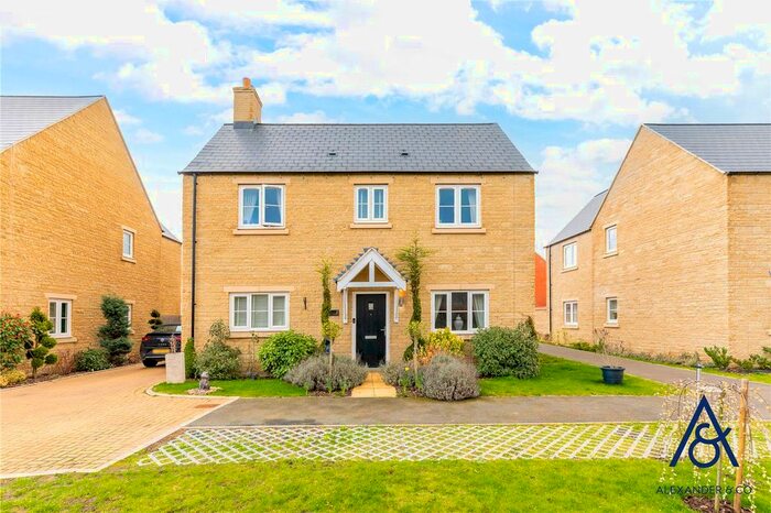 4 Bedroom Detached House For Sale In Church Leys Field, Ambrosden, Bicester, Oxfordshire, OX25