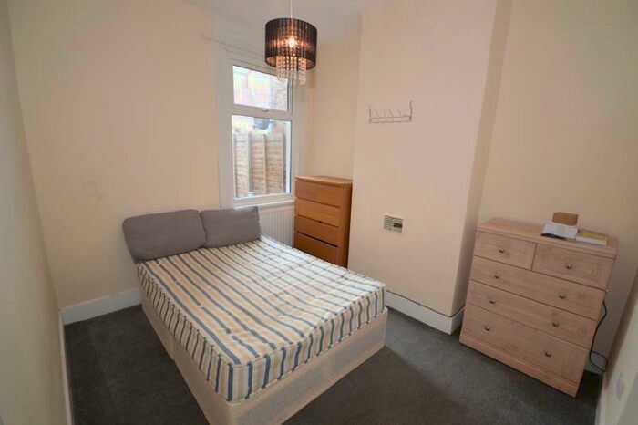 1 Bedroom Maisonette To Rent In Wakefield Street, East Ham, E6