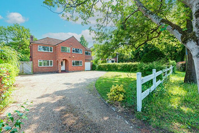 5 Bedroom Detached House To Rent In Barkham Road, Wokingham, RG41