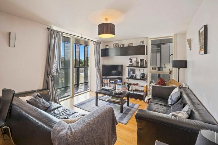 2 Bedroom Flat To Rent In Chadwell Lane, London, N8