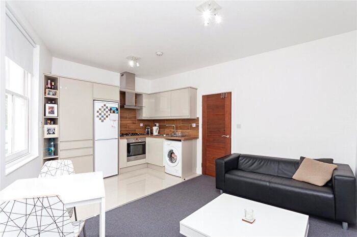 1 Bedroom Apartment To Rent In Essex Road, Islington, N1