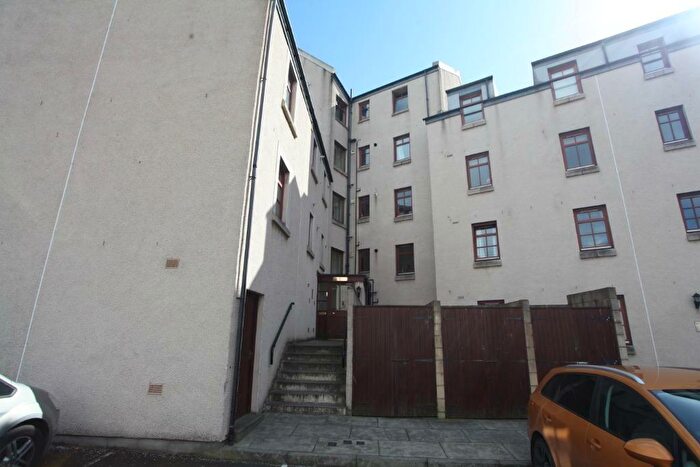 2 Bedroom Flat To Rent In East Cromwell Street, Leith, Edinburgh, EH6