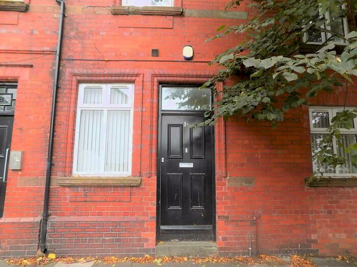 2 Bedroom Apartment To Rent In B Stratford Road, Liverpool, L19