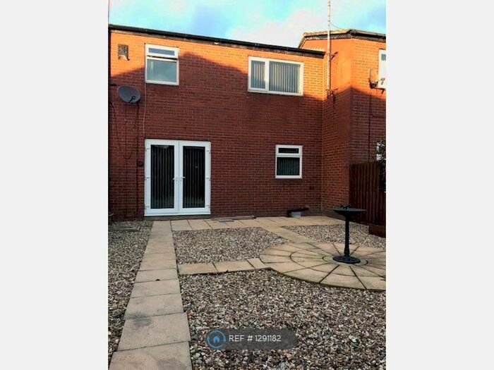 2 Bedroom Semi-Detached House To Rent In Amberley Gardens, Leeds LS12