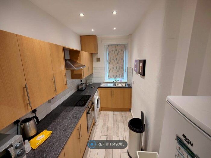 3 Bedroom Flat To Rent In Brassey Street, Glasgow, G20
