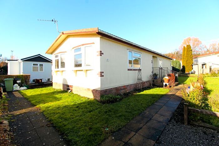 2 Bedroom Park Home For Sale In Woodlands Lane, Almondsbury, BS32