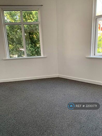 2 Bedroom Flat To Rent In High Street, Alfreton, DE55