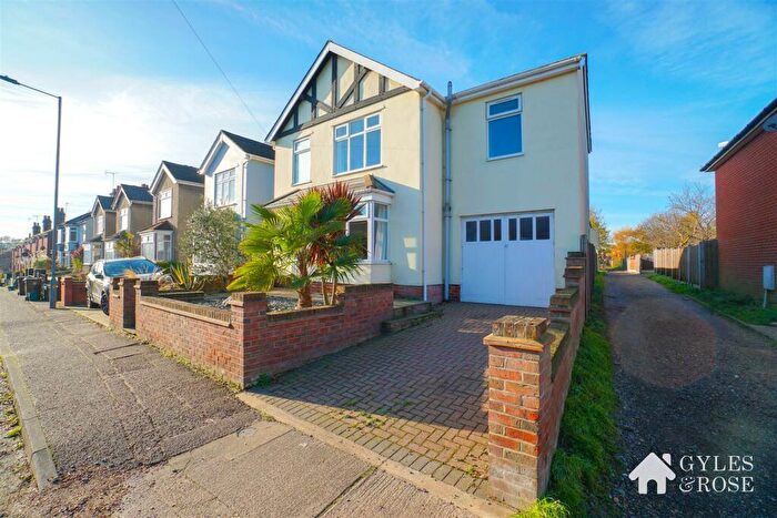 4 Bedroom Detached House For Sale In Bourne Road, Colchester, CO2