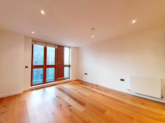 1 Bedroom Apartment To Rent In Watermans Place Wharf Approach Leeds, LS1