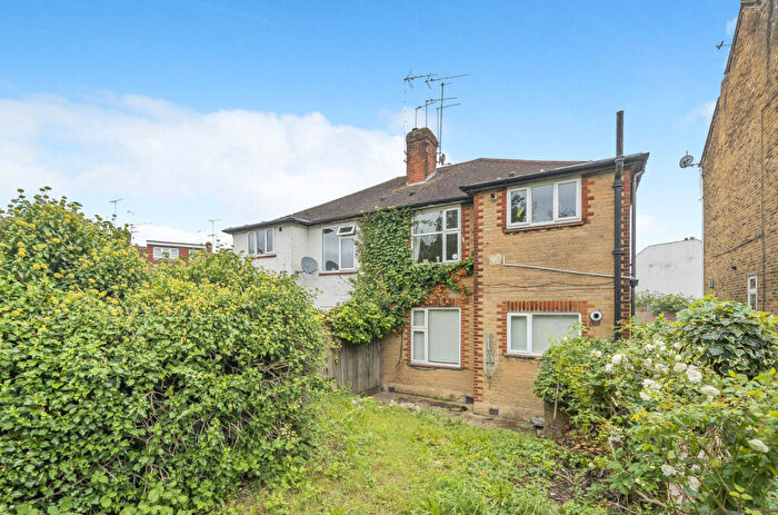 2 Bedroom Apartment For Sale In Trinity Road, London, N2