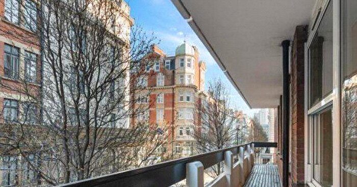 2 Bedroom Flat To Rent In Weymouth Street, London, W1G