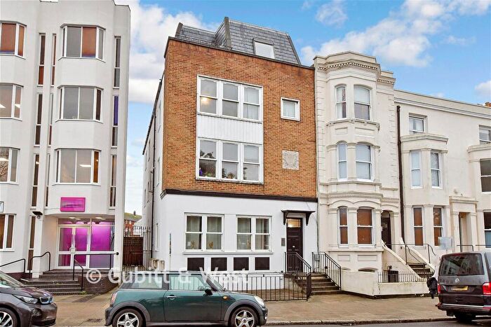 3 Bedroom Apartment For Sale In Landport Terrace, Portsmouth, Hampshire, PO1