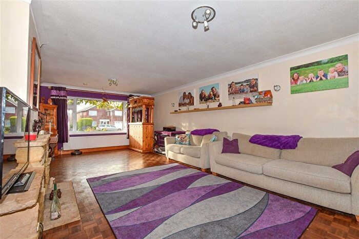 5 Bedroom Detached House For Sale In Park Farm Close, Shadoxhurst, Ashford, Kent, TN26