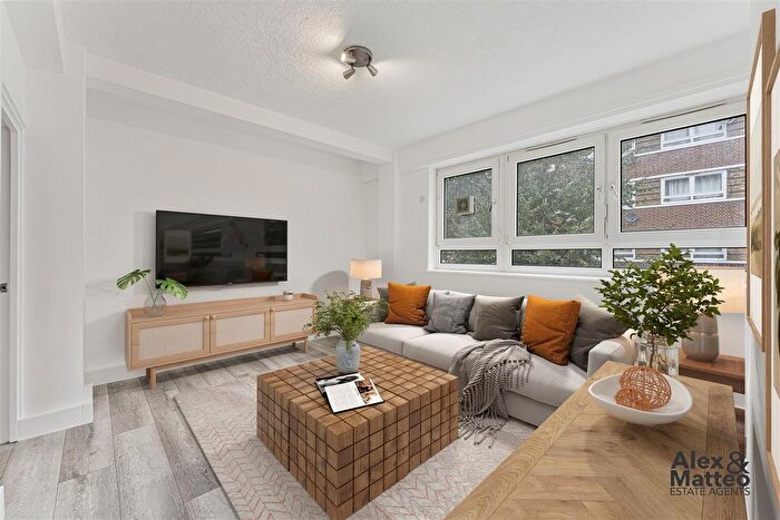 2 Bedroom Flat To Rent In Neckinger Estate, Bermondsey, SE16