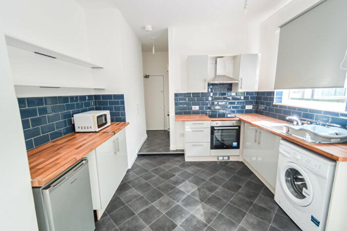 1 Bedroom Flat To Rent In Harley Street, Hull, Yorkshire, HU2