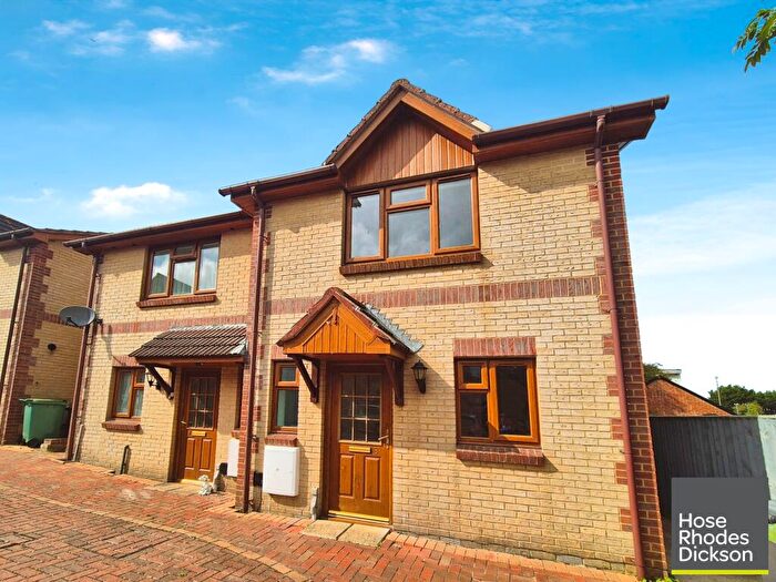 2 Bedroom End Of Terrace House To Rent In Greenfinch Close, Carisbrooke, PO30