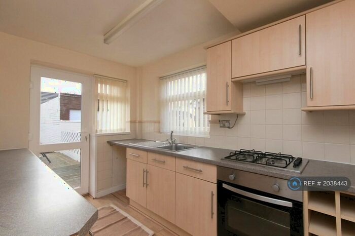 3 Bedroom Semi-Detached House To Rent In Heygarth Road, Wirral, CH62