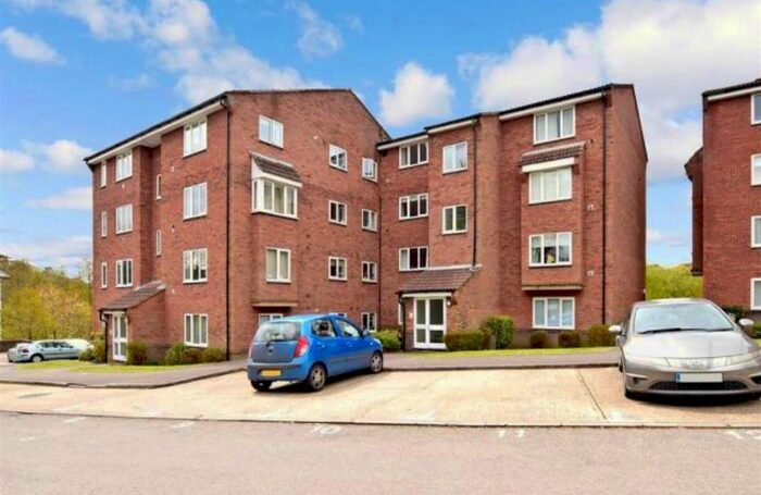 1 Bedroom Flat To Rent In St. Leonards Park, East Grinstead, RH19