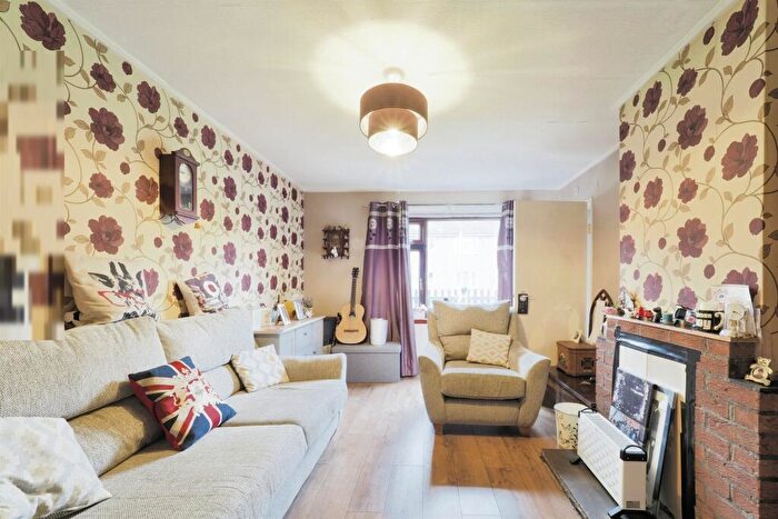 3 Bedroom Terraced House For Sale In Anne Close, Keadby, Scunthorpe, DN17