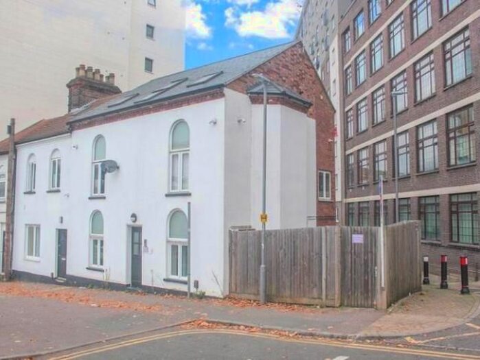 2 Bedroom Flat To Rent In Midland Road, Luton, LU2