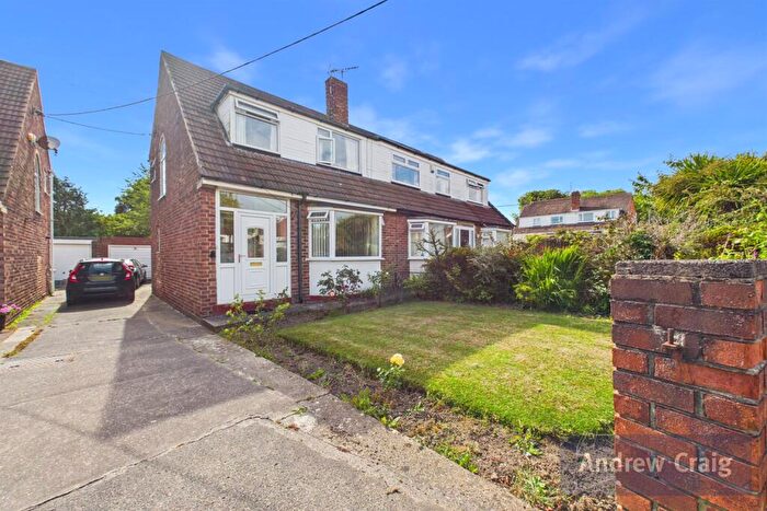 3 Bedroom Semi-Detached House For Sale In Ravensbourne Avenue, East Boldon, NE36
