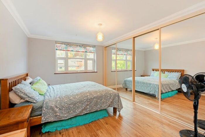 2 Bedroom Flat To Rent In Churchview Close, Caterham, CR3