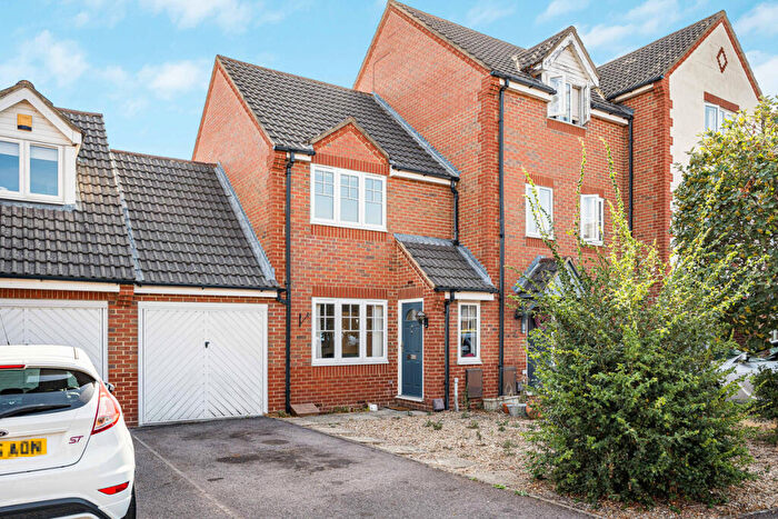 2 Bedroom End Of Terrace House For Sale In Evenlode Drive, Didcot, OX11