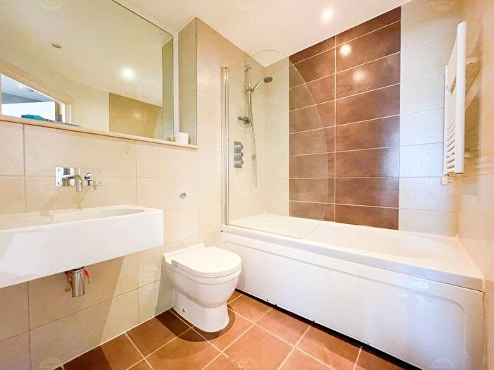 1 Bedroom Flat For Sale In ILand, Essex Street, Birmingham, B5