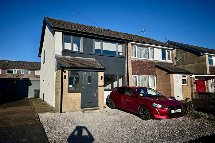 3 Bedroom Semi-Detached House To Rent In Frith View, Chapel-En-Le-Frith, High Peak, SK23