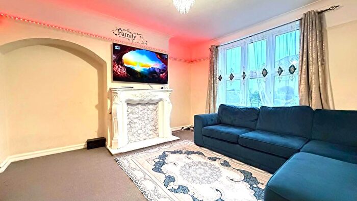 2 Bedroom Terraced House For Sale In Lynett Road, Dagenham, RM8