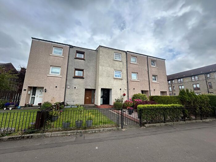 3 Bedroom Town House To Rent In Edzell Street, Whiteinch, G14