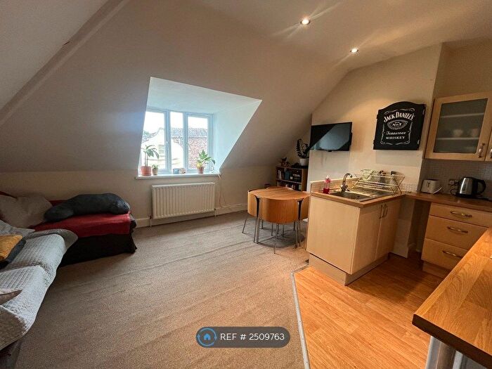 2 Bedroom Flat To Rent In All Saints Road, Bristol, BS8