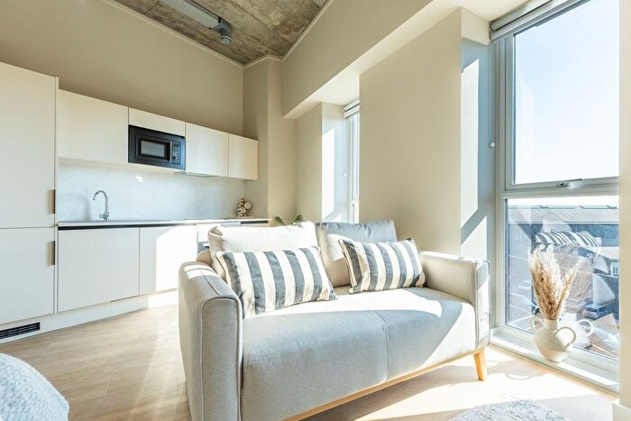 1 Bedroom Flat To Rent In Fitzalan Place, Cardiff, CF24