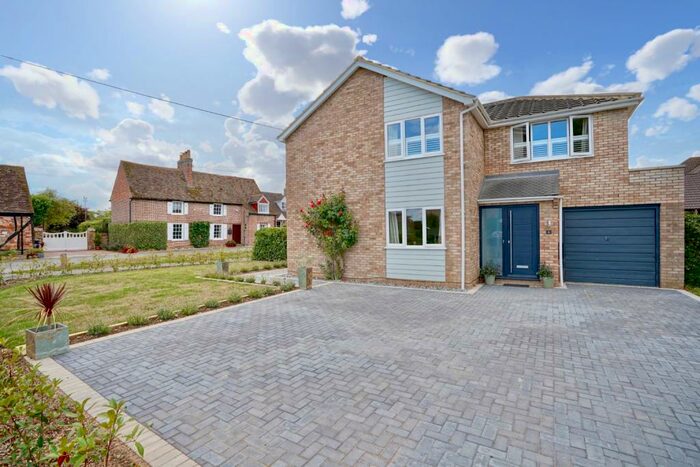 5 Bedroom Detached House For Sale In Orchard Close, Hail Weston, St. Neots, Cambridgeshire, PE19