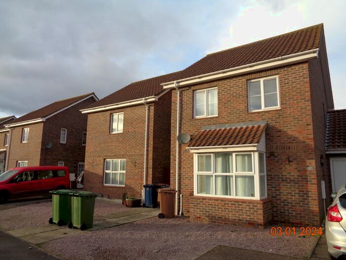 3 Bedroom Link Detached House To Rent In Fields View, Benwick, PE15