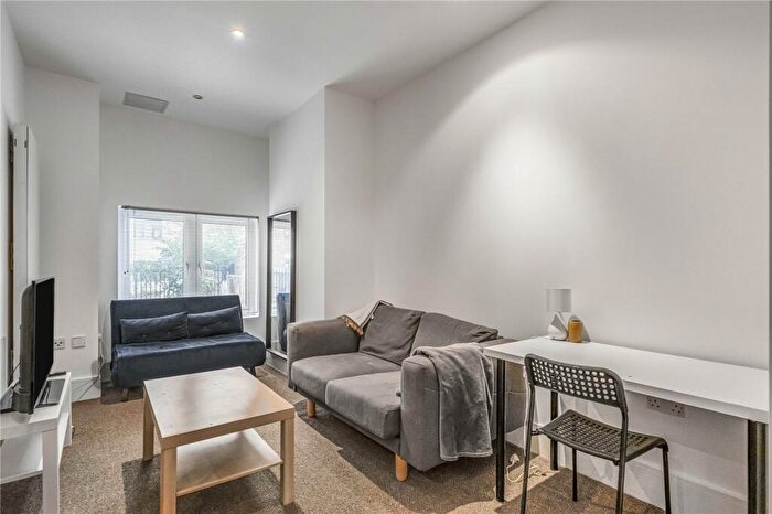 1 Bedroom Apartment To Rent In Henriques Street, Whitechapel, London, E1