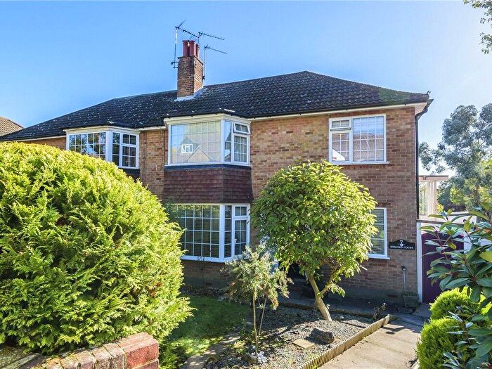 2 Bedroom Maisonette To Rent In Prospect Road, New Barnet, EN5
