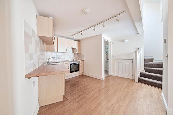 1 Bedroom Apartment For Sale In Globe Court, Dowell Street, Honiton, EX14