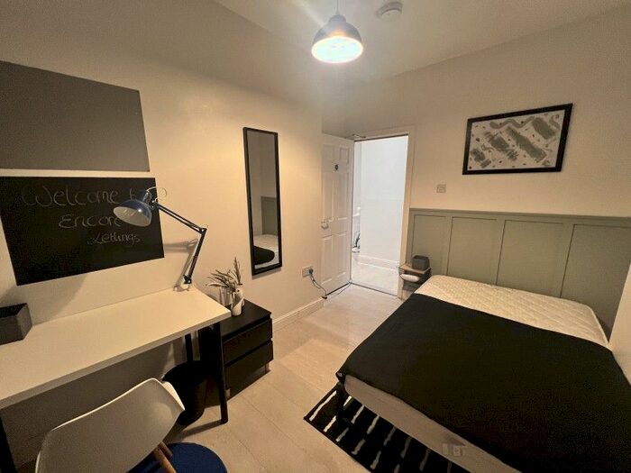 4 Bedroom Terraced House To Rent In Waterloo Place, Swansea, SA2