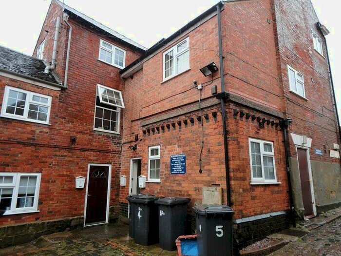 Studio To Rent In Harvey Court, Castle Donnington., DE74