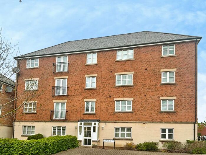 2 Bedroom Flat To Rent In Estella Close, Swindon, SN25