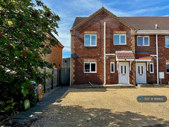 3 Bedroom End Of Terrace House To Rent In Beechings Close, Wisbech St Mary, PE13