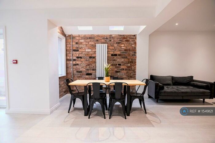 6 Bedroom Semi-Detached House To Rent In Bagot Street, Liverpool, L15